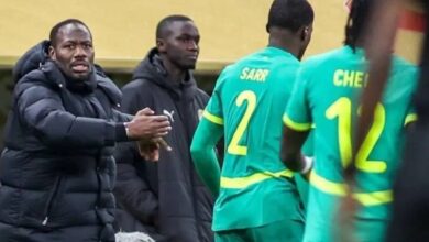 صورة مدرب السنغال يكشف كواليس لحظة “الانسحاب”: أخطأت في حق كرة القدم